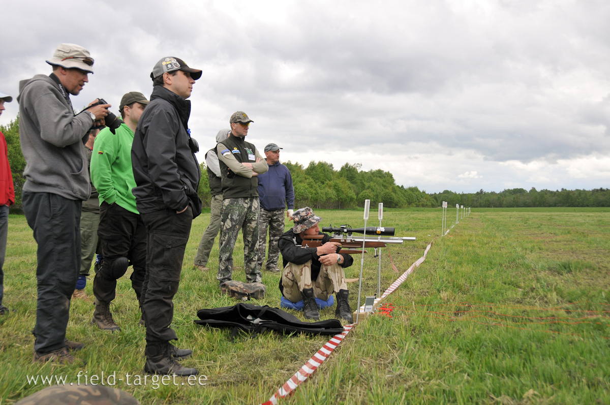 Third shot-off stage: 5 targets, 4 on sitting and 1 on standing position, in 3 minutes